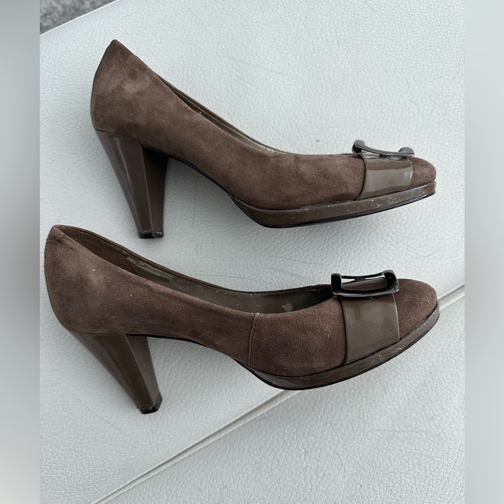 Women’s suede shoes US7